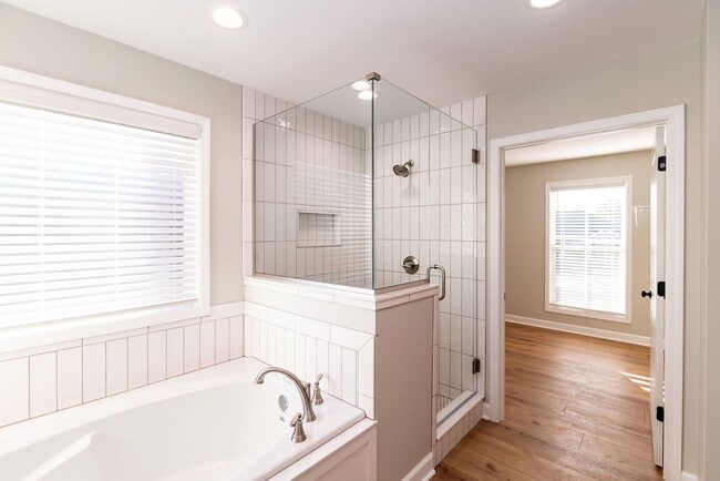 Building Photo - Stonechase Subdivision, Enterprise, AL