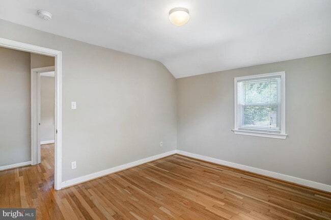 Building Photo - 1424 N Longfellow St