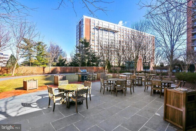 Building Photo - 11700 Old Georgetown Rd