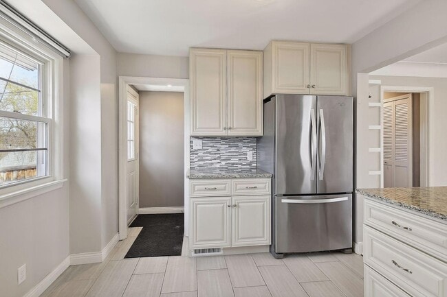 Building Photo - 5620 Humboldt Ave S