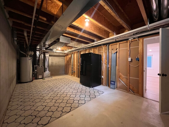 Building Photo - 4170 Bunker Hill Dr N