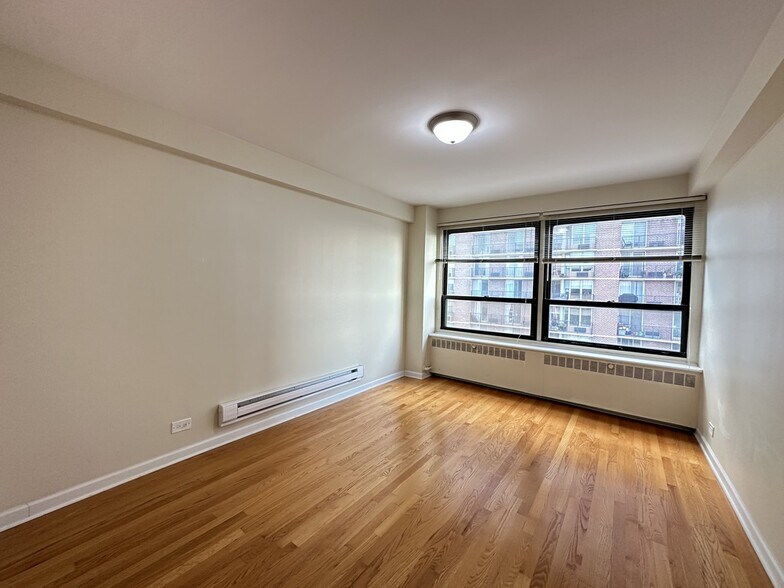 Building Photo - 4180 N Marine Dr