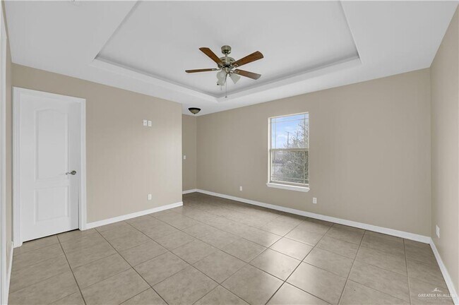 Building Photo - 12 South Dr