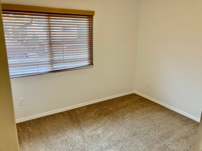 Building Photo - Tierrasanta 4 Bedroom 3 Bath
