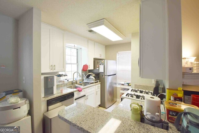 Building Photo - 115 S Fairfield Dr