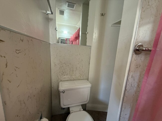 Building Photo - Studio Apartment with on-site Storage