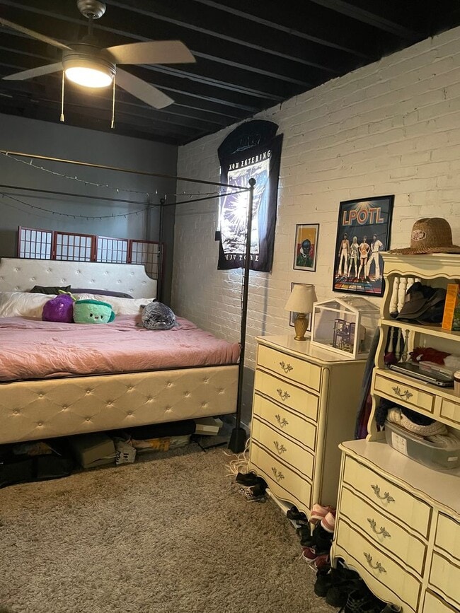 Building Photo - Historic Pike Star Loft