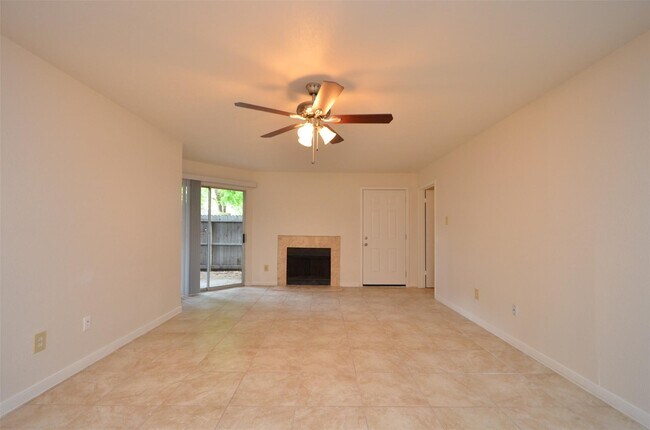 Building Photo - 9700 Leawood Blvd