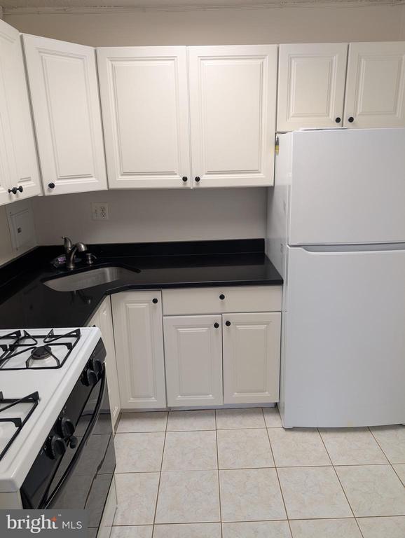 Building Photo - 1225 Martha Custis Dr