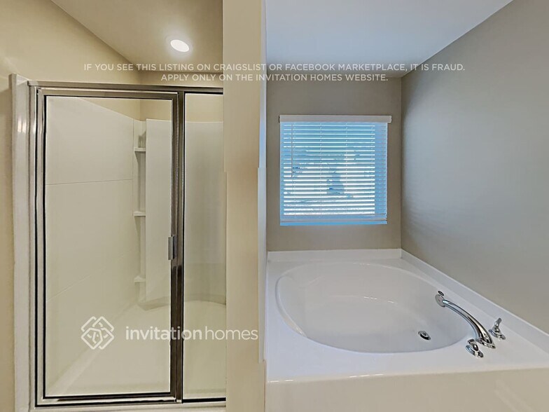 Building Photo - 544 S Fortune Way