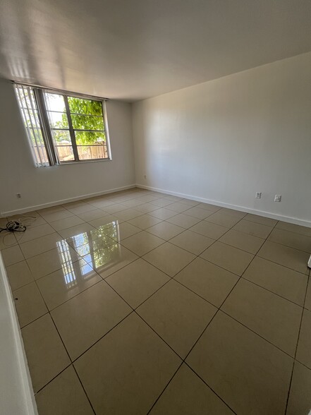 Building Photo - 4190 NW 79th Ave