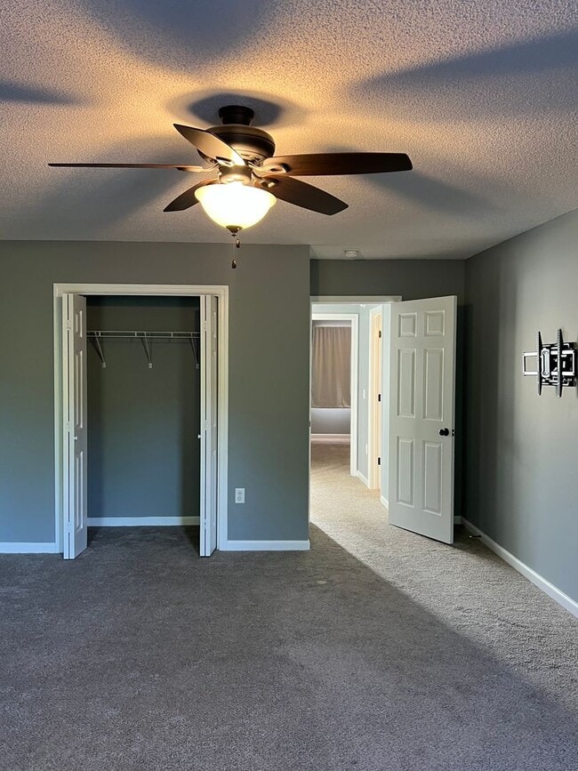 Building Photo - 117 N Spring View Dr