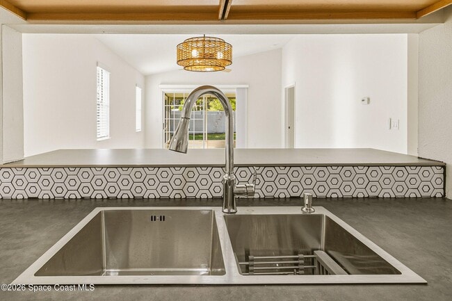 Building Photo - 972 S Fork Cir