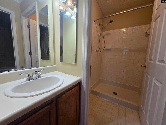 Building Photo - 208 Sagamare Rd