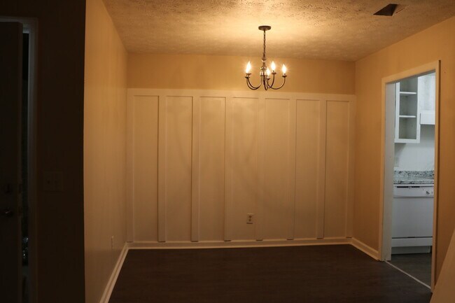 Upgraded Detail in Dining Room - 122 Oak Park Ct