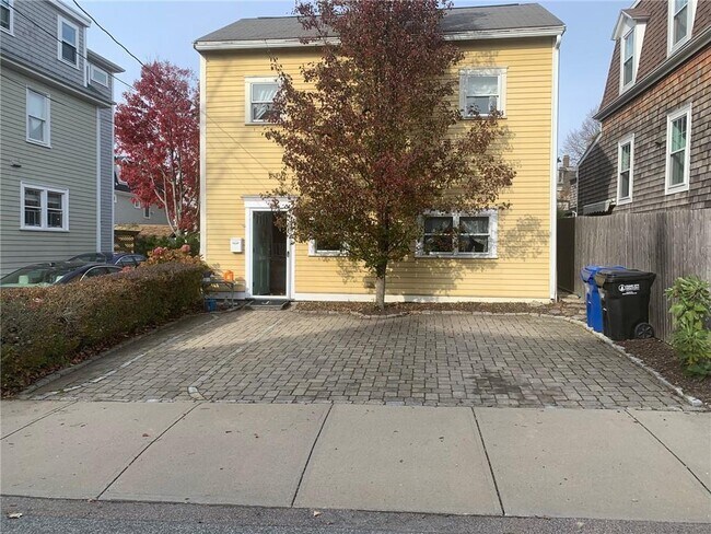 Building Photo - 28 Bacheller St