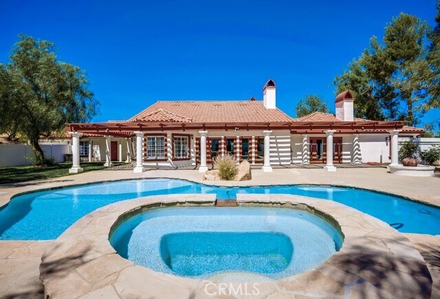Building Photo - 39555 Ave Bonita