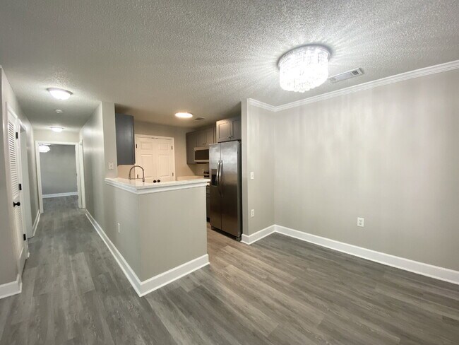 Building Photo - Renovated Two-Bedroom Condo for Rent!