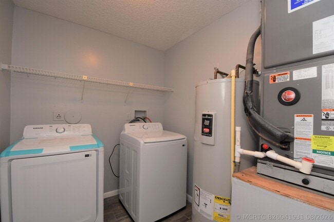 Building Photo - 5087 Oakhill Ln