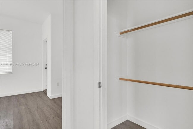 Building Photo - 402 NW 12th Ave