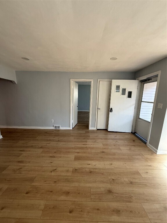 Building Photo - 712 Pickwick Dr