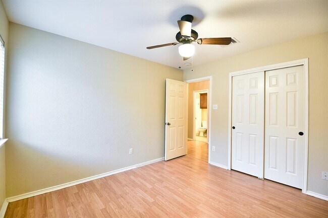 Building Photo - 2439 Pearson Way