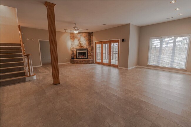 Building Photo - 20781 Low Gap Rd