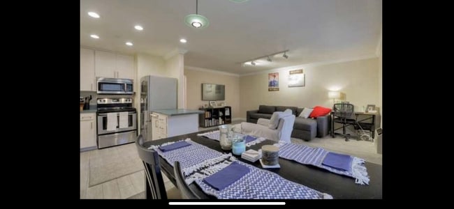 Primary Photo - 185 Union Ave