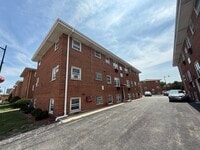 Building Photo - 9451 Maple Dr