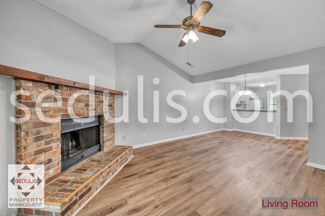 Building Photo - 801 Temple Rd