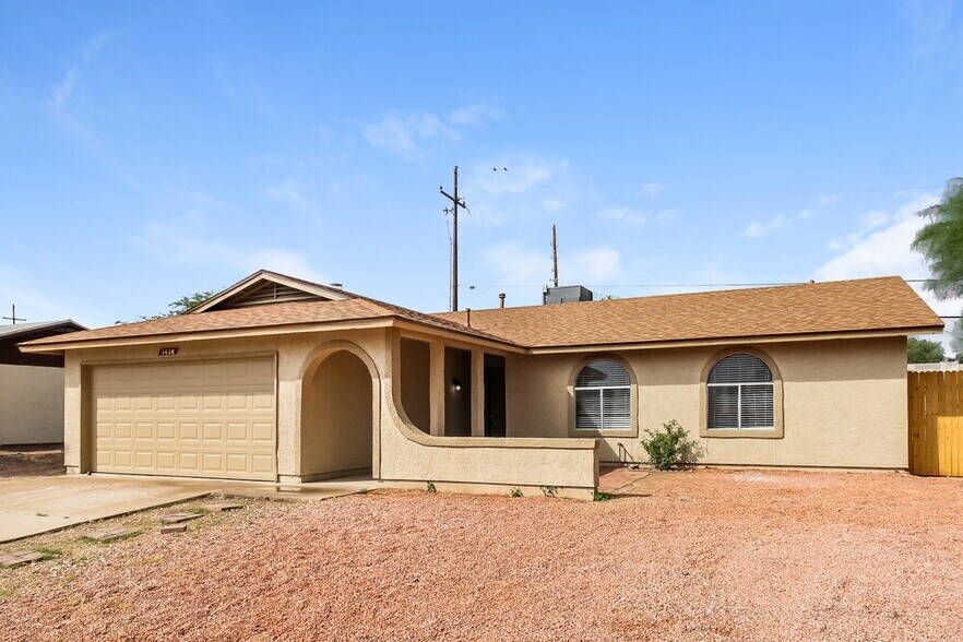 Building Photo - 1418 S Gecko Rd