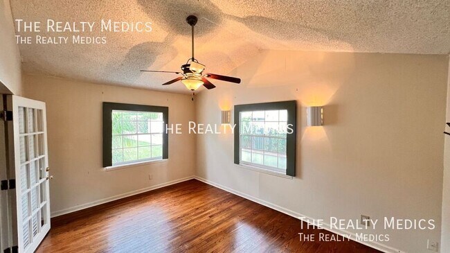 Building Photo - 1807 N Park Ave