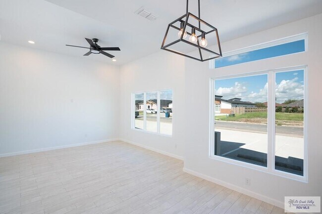 Building Photo - 3604 Hidalgo Cir