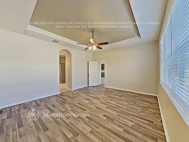 Building Photo - 17421 New Cross Cir