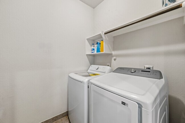 Building Photo - 17606 Virlogeux Ln