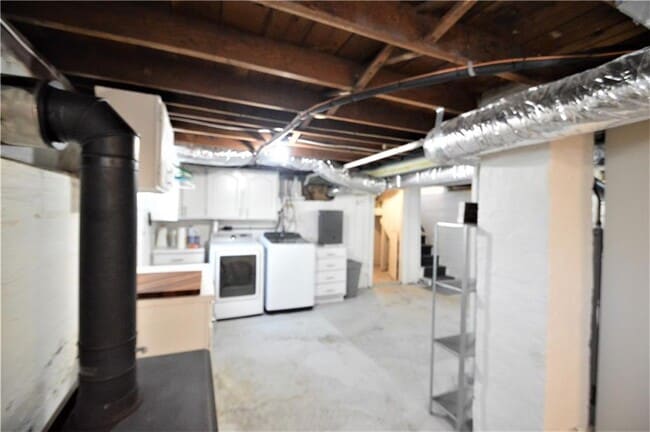 Building Photo - 108 Ormerod Ave