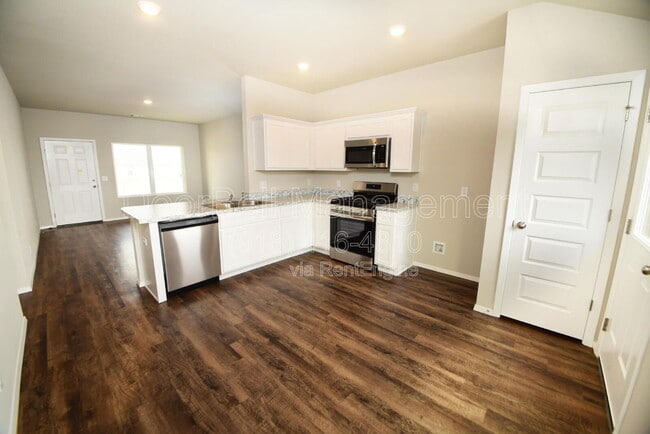 Building Photo - 3004 E 12th St