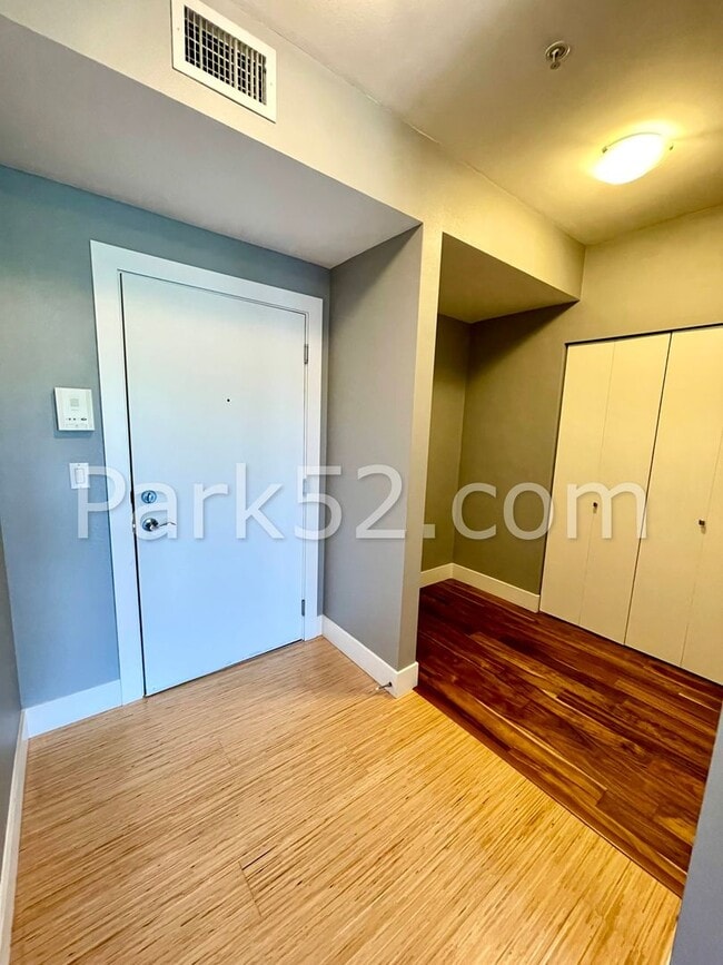 Building Photo - $250 Off Move In Special!  One Bedroom Con...