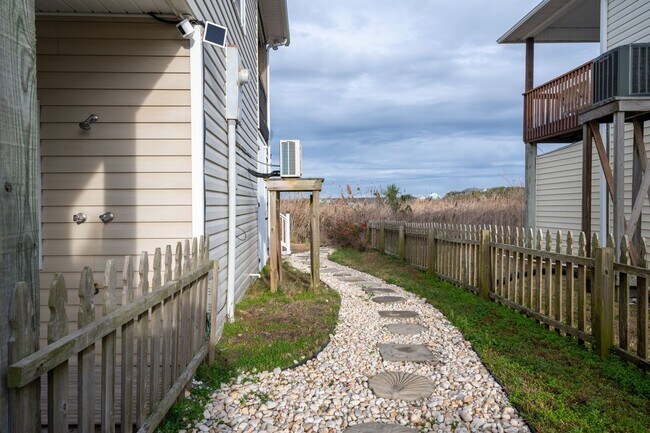 Building Photo - TIME TO SECURE AN OFF-SEASON PROPERTY FOR THE FALL OF '26-SPRING OF '27