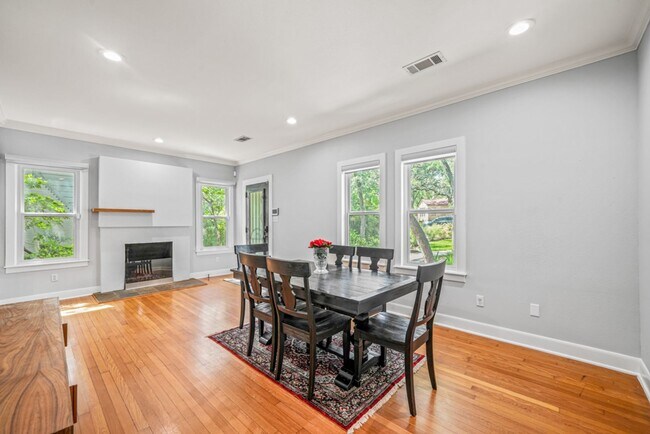 Building Photo - 258 Tuxedo Ave