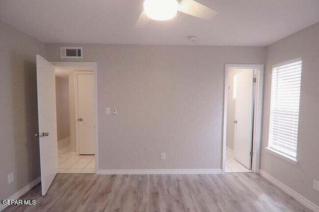 Building Photo - 727 Arredondo Dr