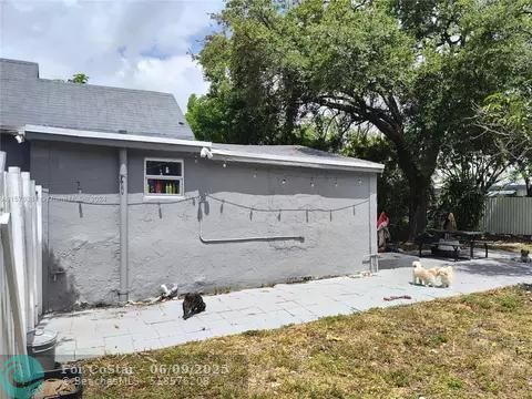 Building Photo - 1021 NW 8th St