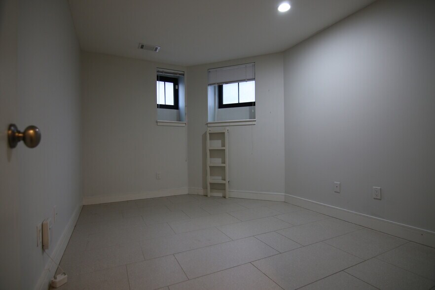 Building Photo - 547 Columbus Ave