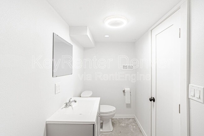 Building Photo - 421 N Stuart St