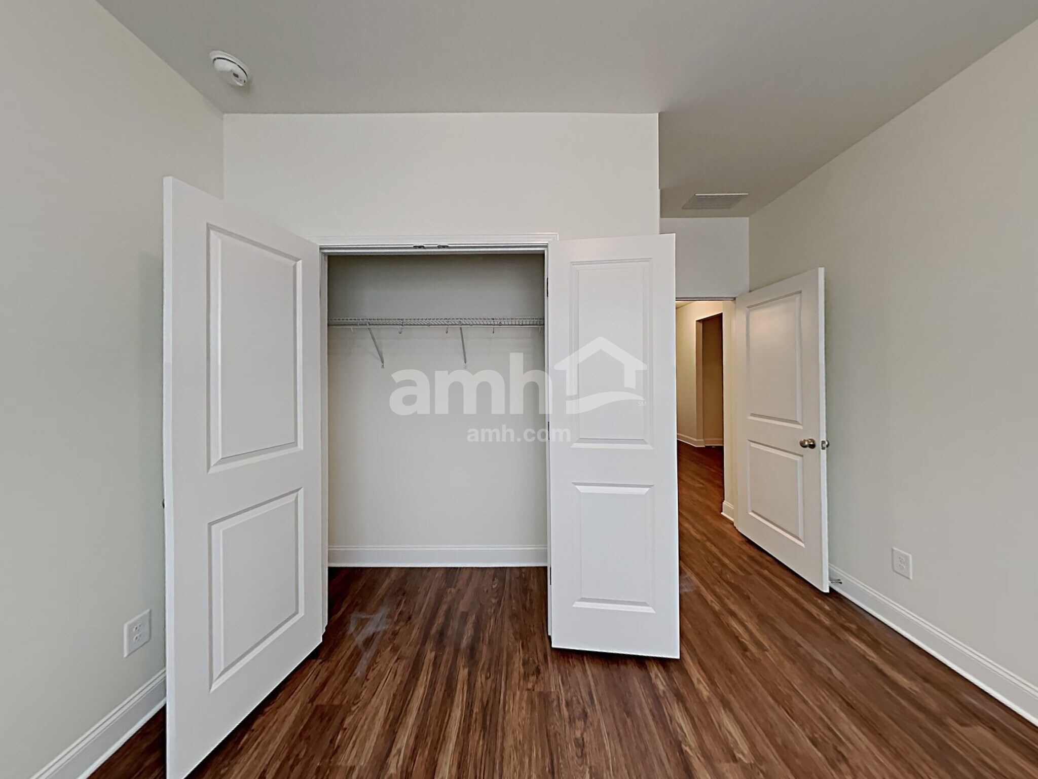 Building Photo - 7053 Creeksong Dr