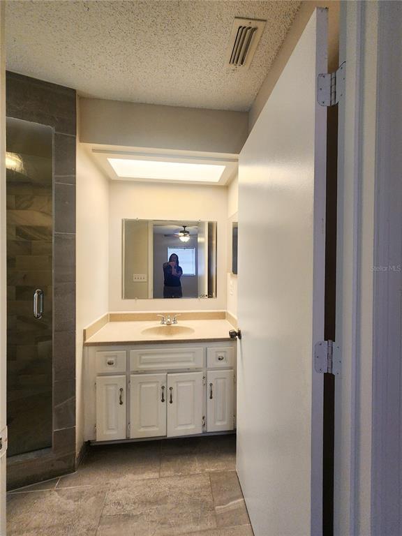 Building Photo - 9392 N Sandree Dr