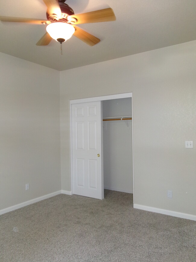 Building Photo - 1132 San Marcos Cir