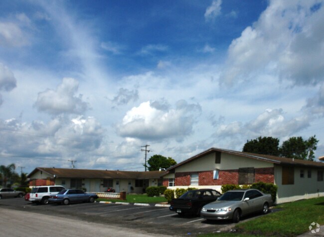 Building Photo - 7531 Venetian St