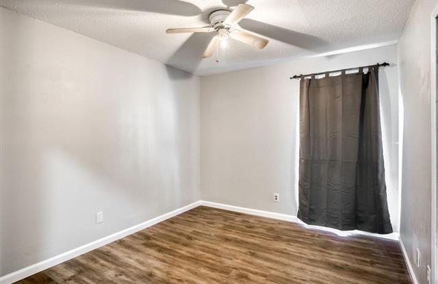 Building Photo - 1802 Hillcrest Dr