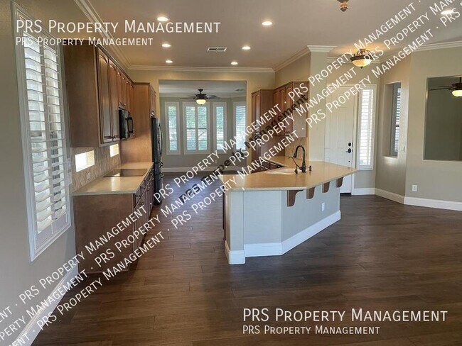 Building Photo - 4626 E Blue Spruce Ln